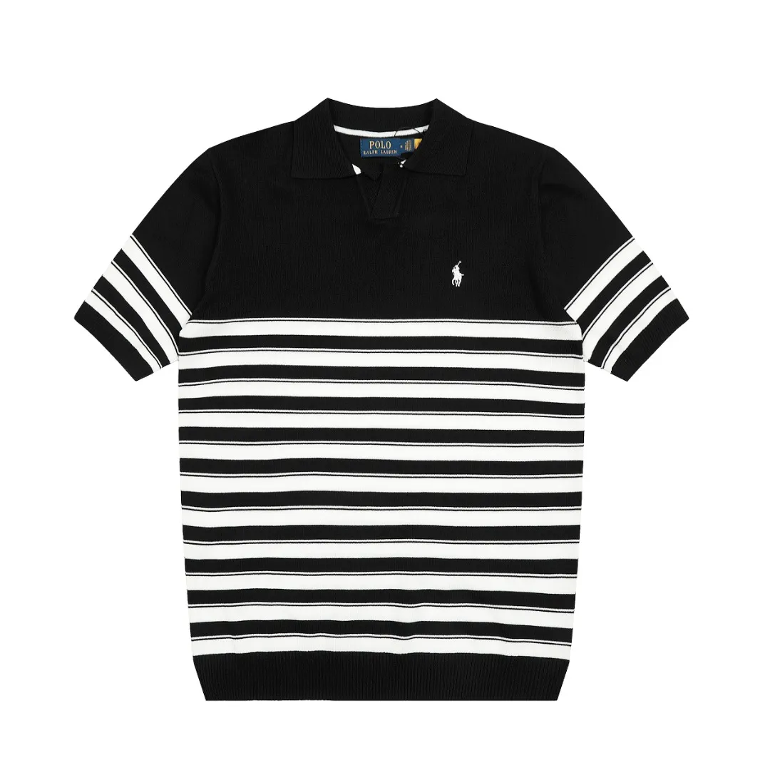 P160 💰 "Top quality" Style number: DS611# (on sale all year round) [Ralph Lauren striped pony embroidered small V-neck knitted POLO short sleeves] ✅Ralph Lauren pinstriped small V-neck ice silk knitted POLO lapel short sleeves ✅Main supply platform live broadcast Wholesale entities ✅ZP quality 1:1 version Scan the code to enter the GF website Counter quality ✅Detailed quality The only one in Guangzhou Imported quality cotton yarn Focus on high-end, cost-effective, and good quality. Needless to say, the version is restored to the original. Loose, comfortable and stress-free. Simple is high-end. Classic is eternal. ✅The upper body is simple and easy to match. A must-have for men and women. Good-looking clothes are never picky. A must-have in the wardrobe. Size: S-XL. Color: Black, White, Green.